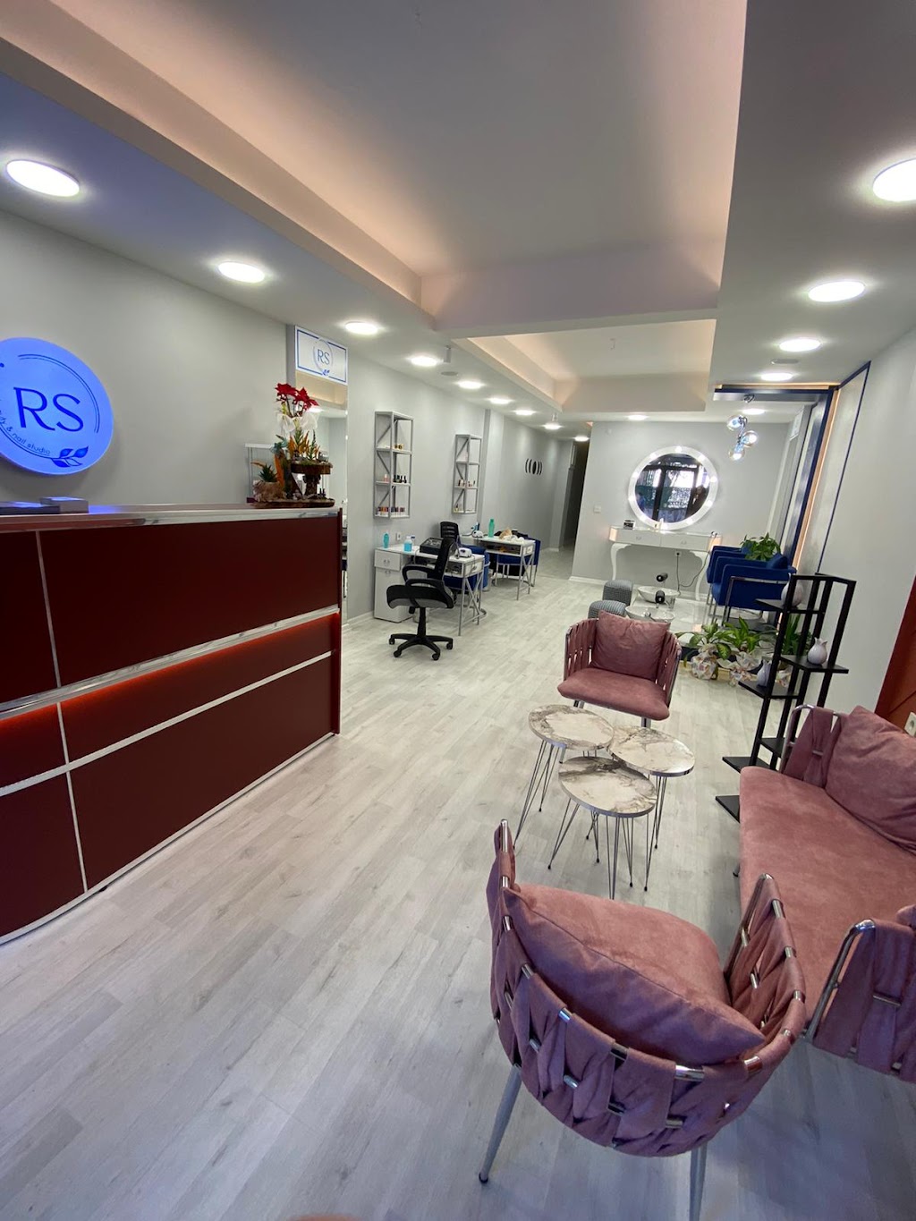 RS BEAUTY&NAIL STUDIO