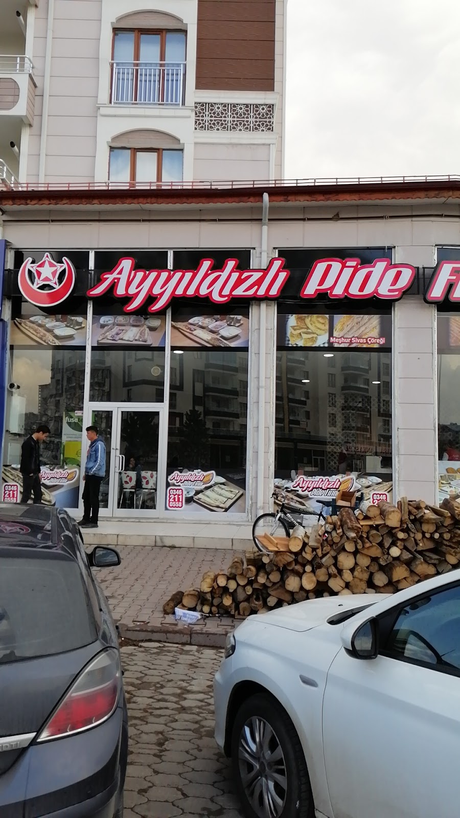 Ay yıldız pide lahmacun salonu