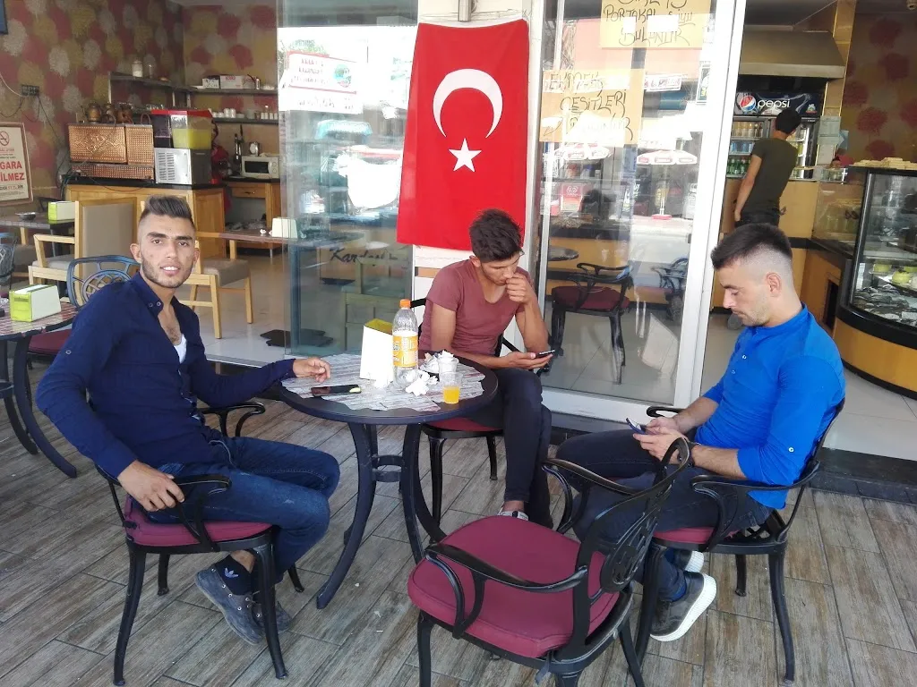 Demirel Cafe