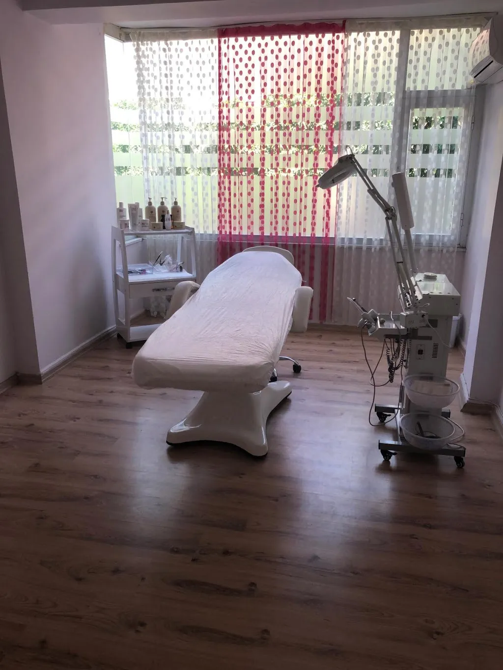 Elegance Estetik ve Güzellik Salonu