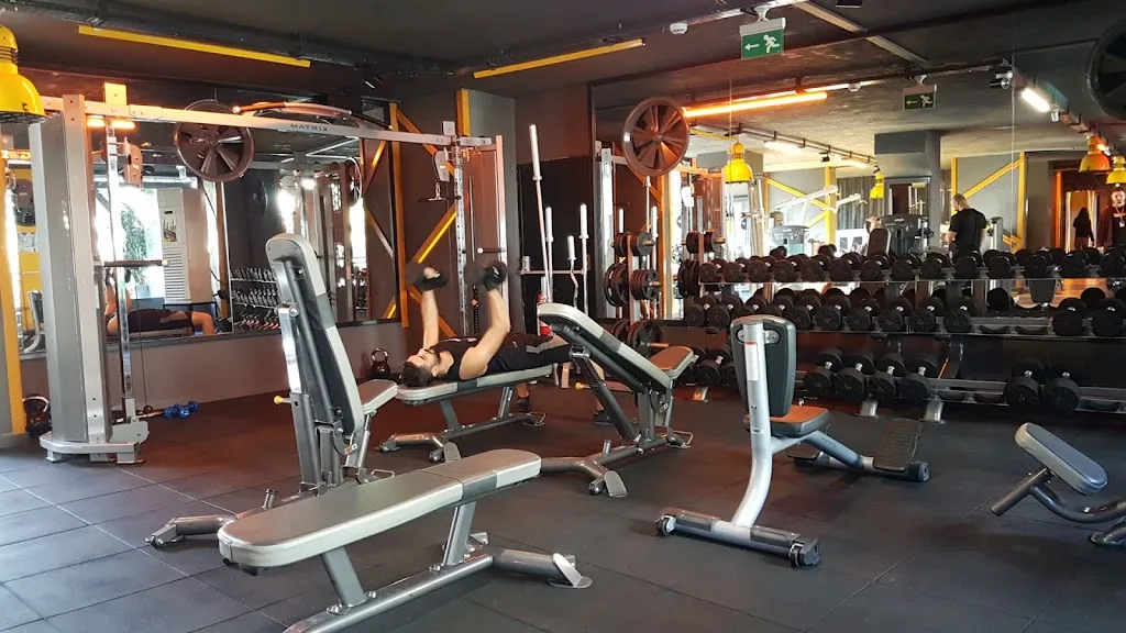 LA NOCHE FITHALL FITNESS & REFORMER