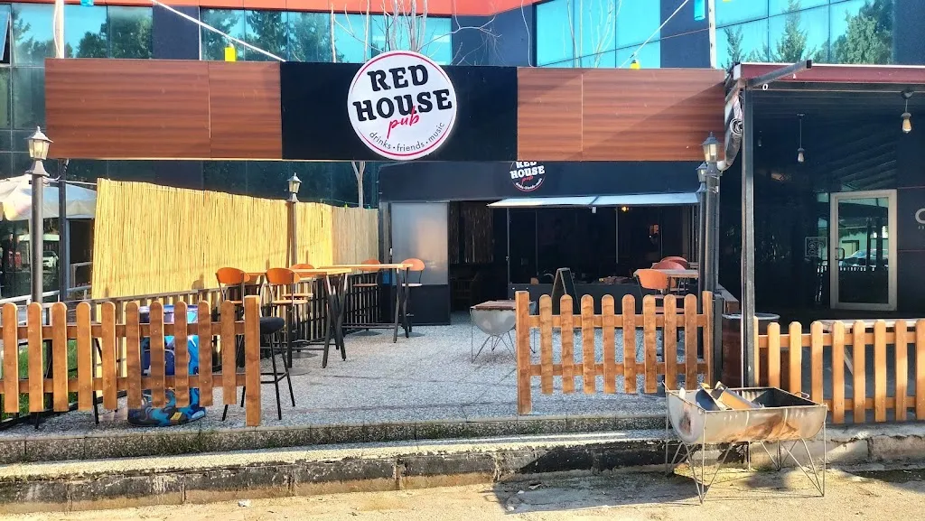 Red House Pub Adana