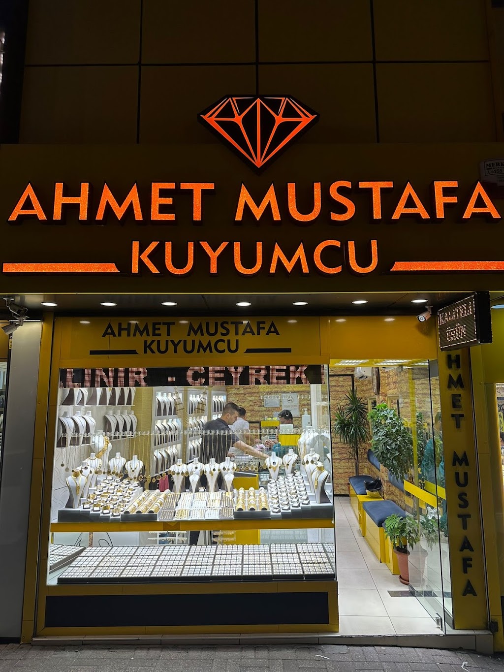 Ahmet Mustafa Kuyumculuk