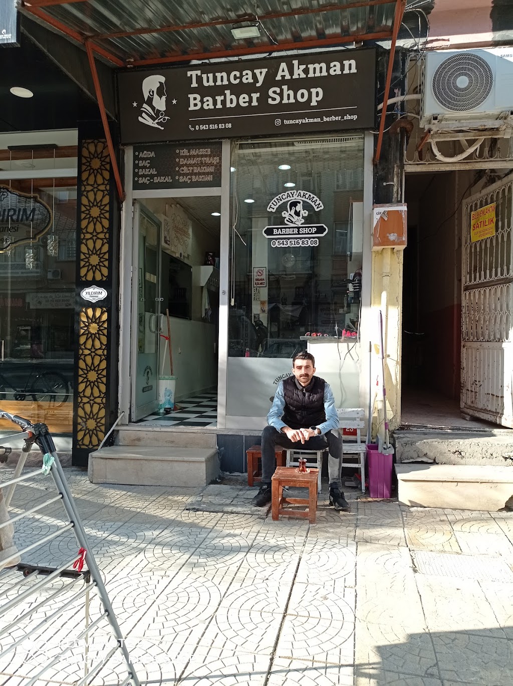 Tuncay Akman barber shop