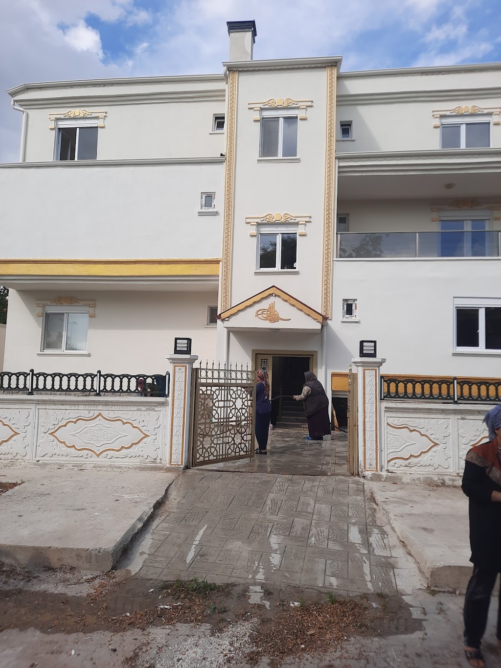 Aksaray Zirve Temizlik; Apartman, Daire, Ev, Ofis Dükkan İşyeri, İnşaat Sonrası Temizlik Hizmetleri