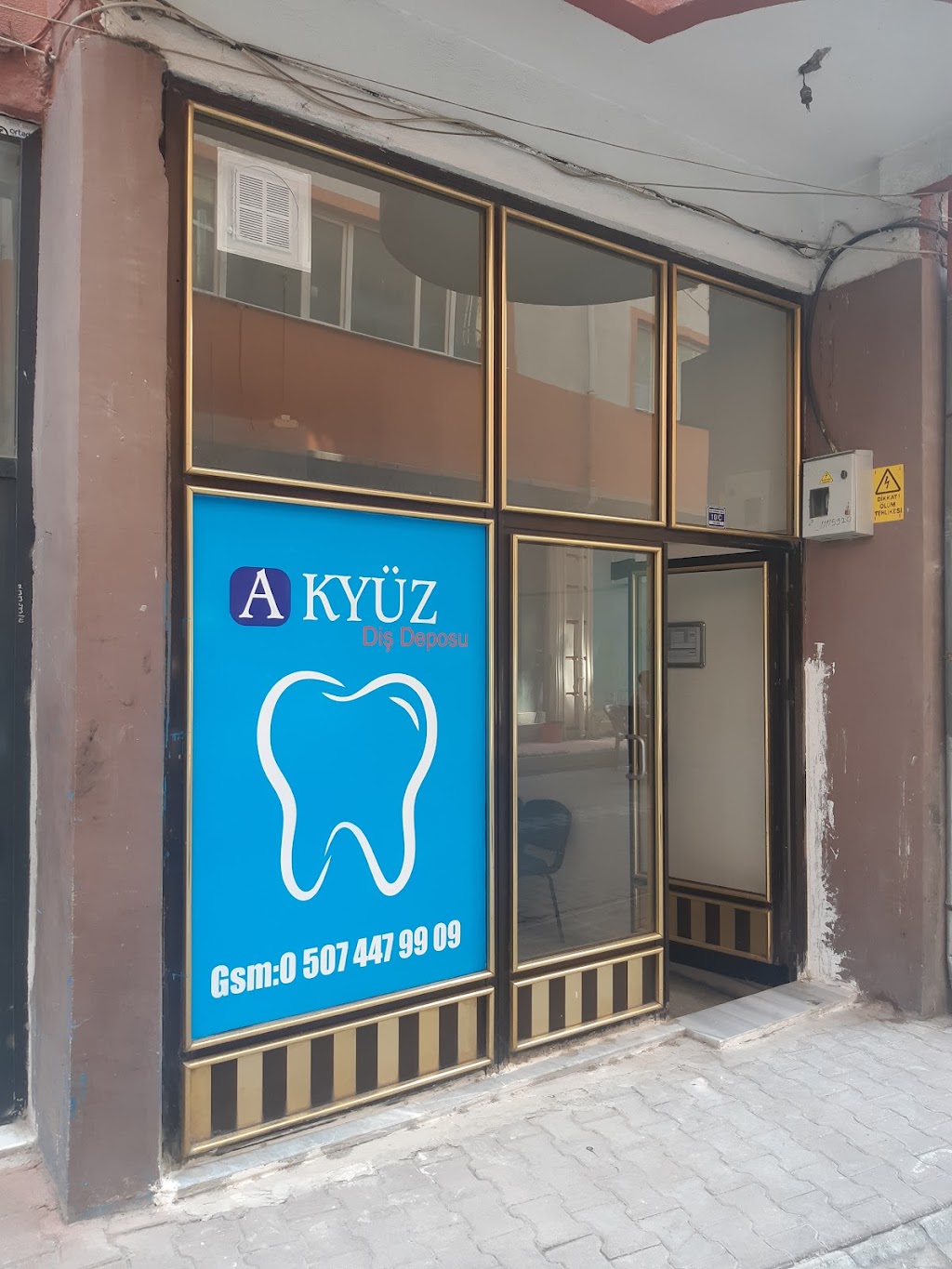 Akyüz Diş Deposu (Dental)