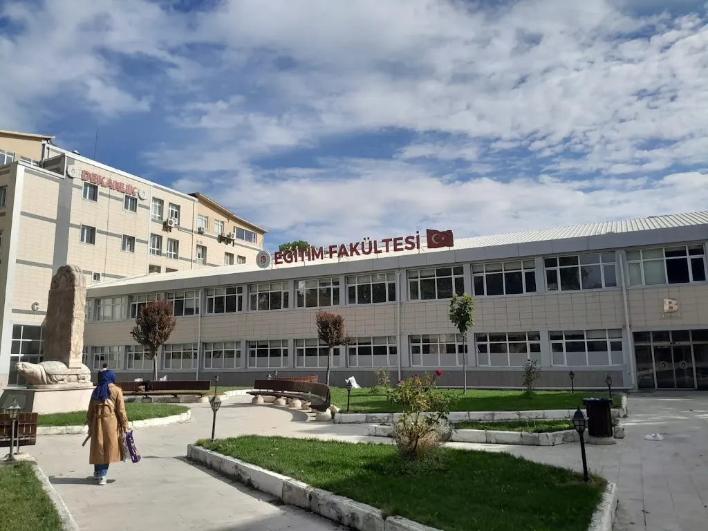 Amasya Üniversitesi Eğitim Fakültesi