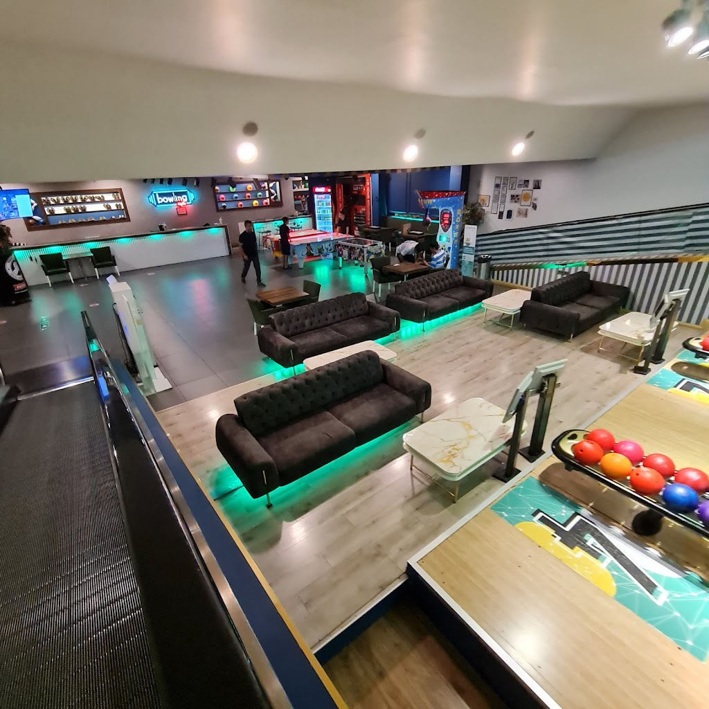 Bowling Cafe