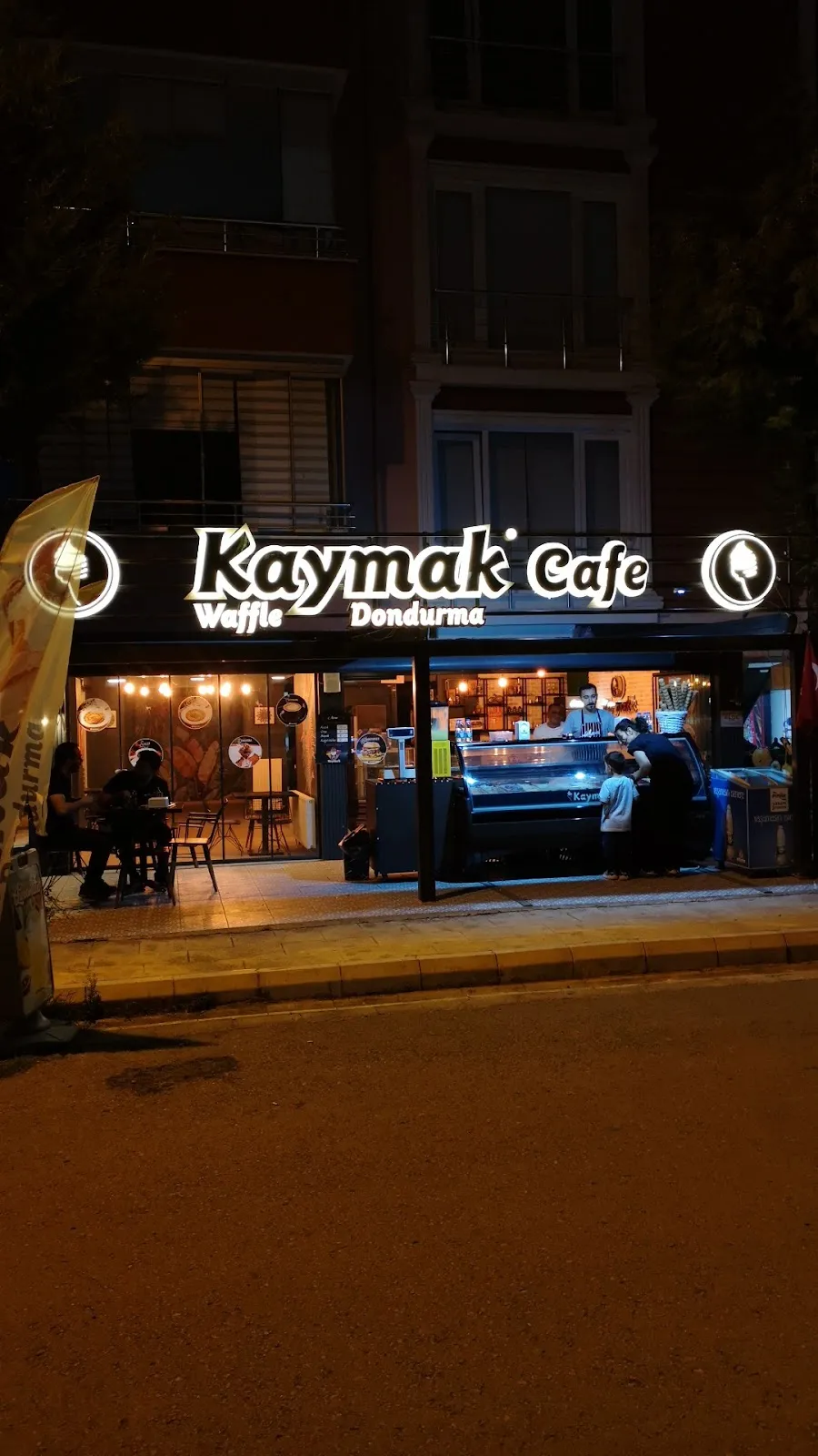 Kaymak Pastane Cafe