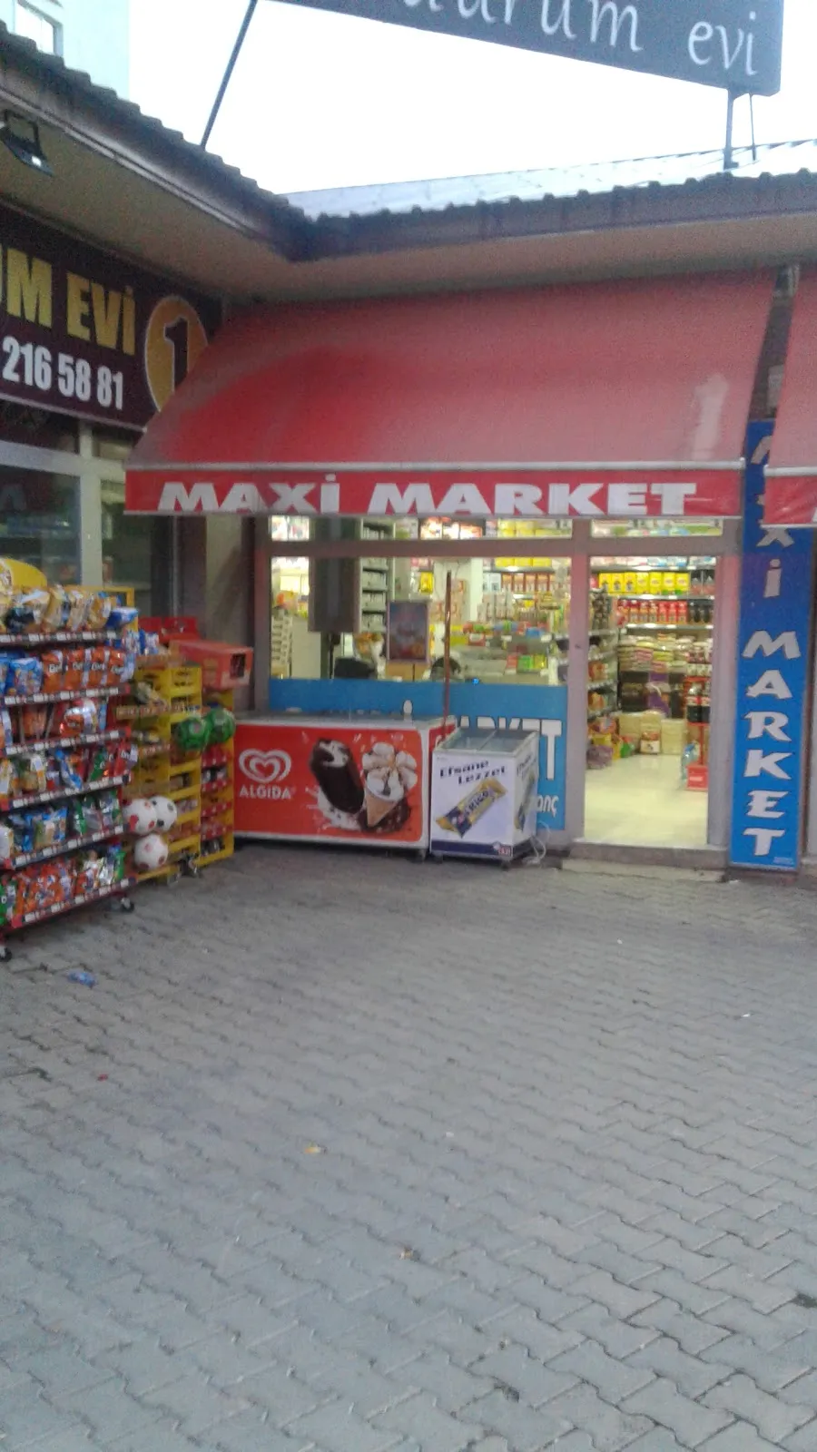 maxi market