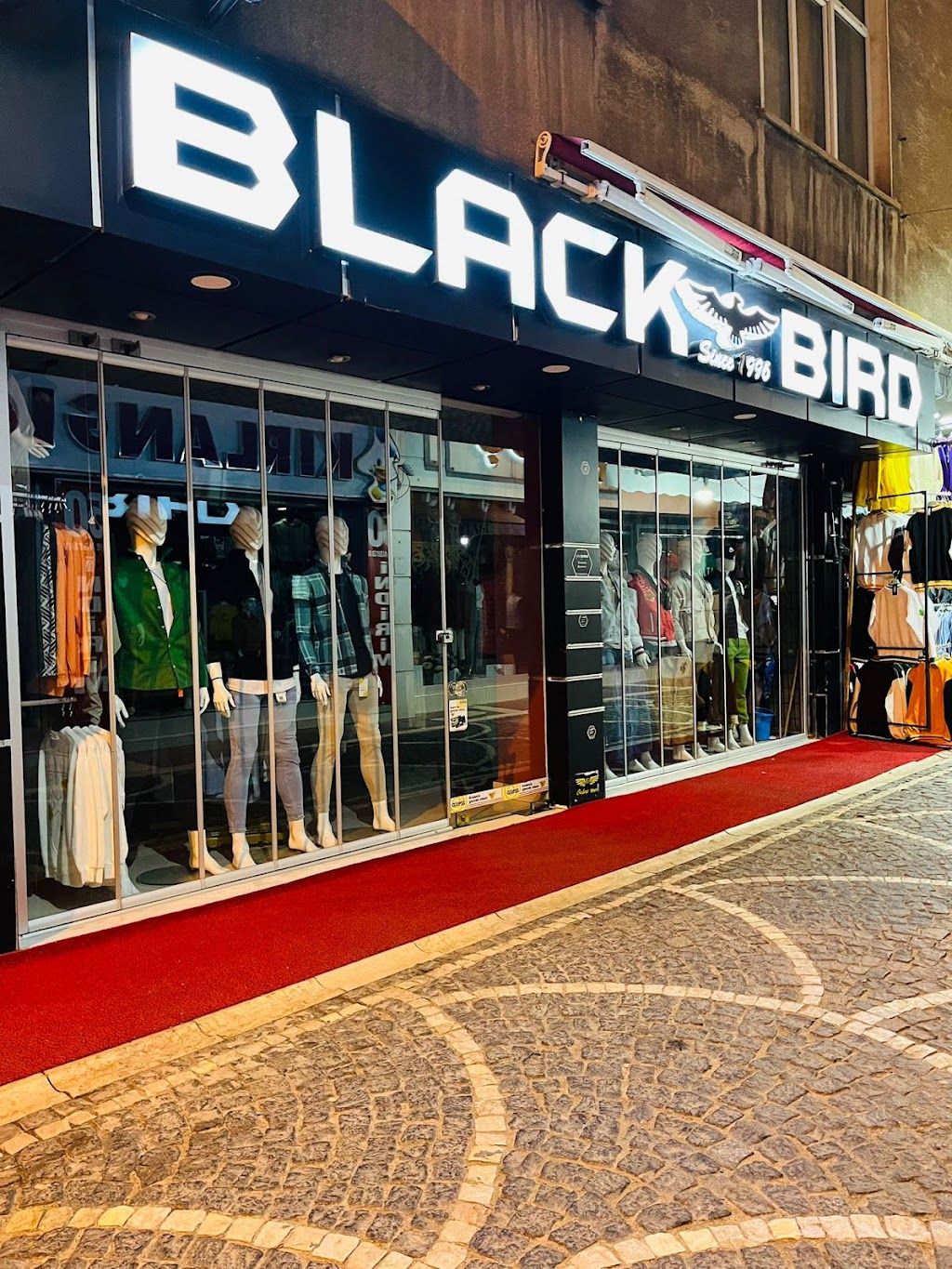 MODA BLACKBİRD GİYİM MAĞAZASI