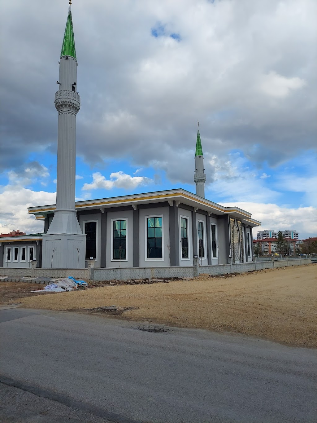 Muazzez Karamanoğlu Camii