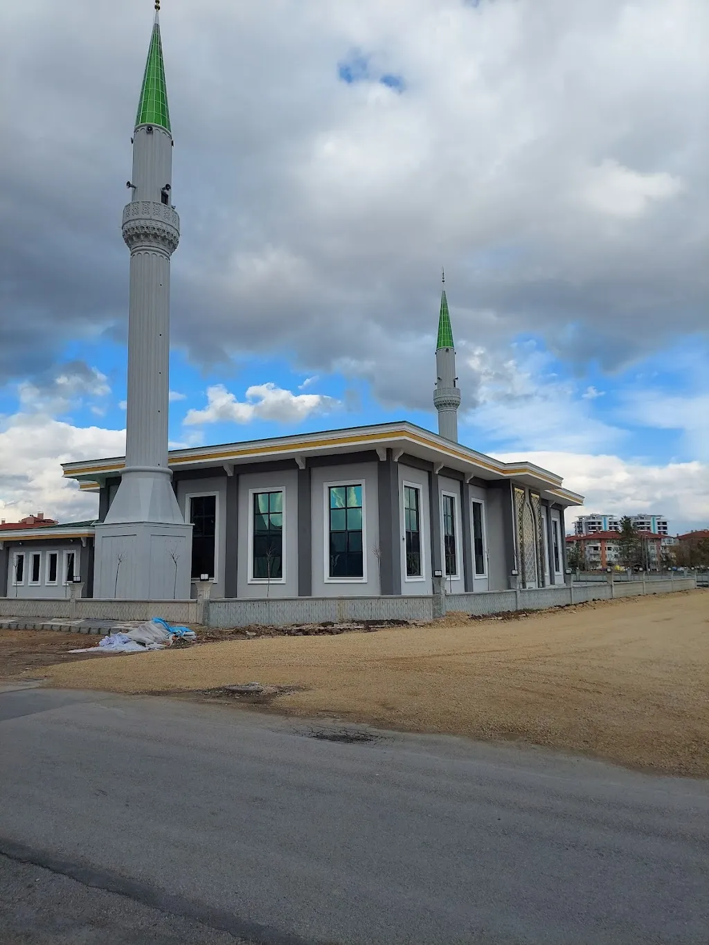 Muazzez Karamanoğlu Camii