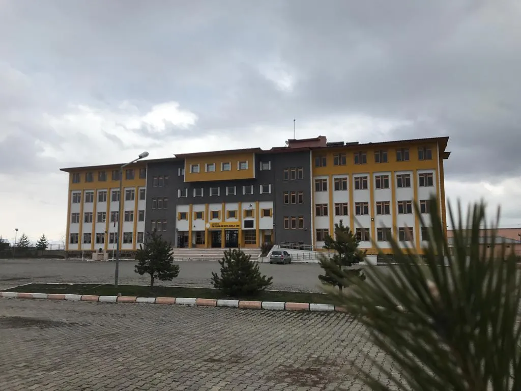 Türk Telekom Anadolu Öğretmen Lisesi