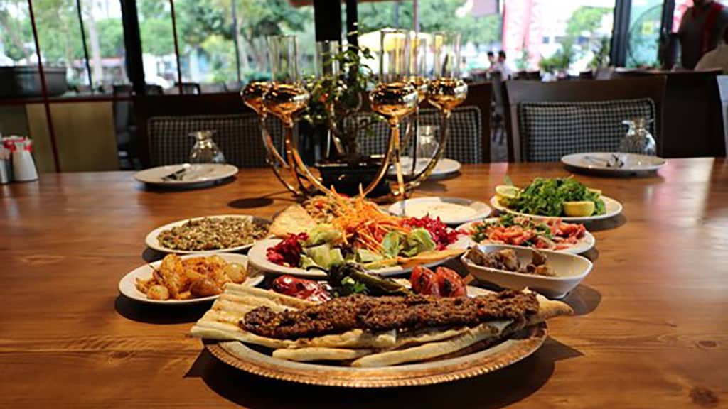 Adana’da Yemek Yerleri & En İyi 50 Restoran