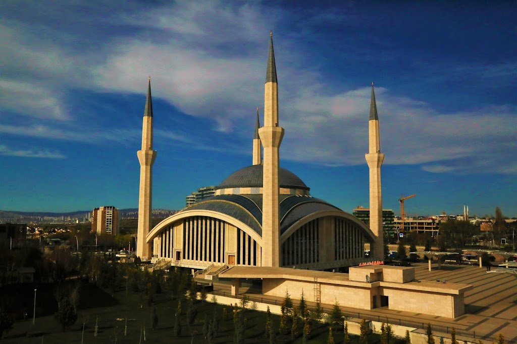 Ahmet Hamdi Akseki Camii