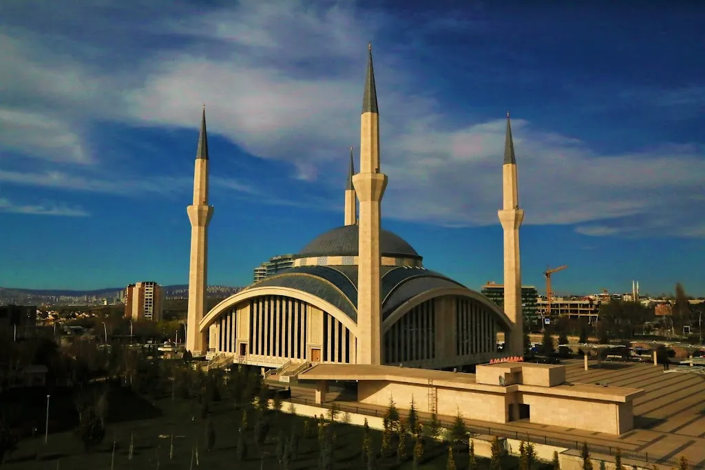 Ahmet Hamdi Akseki Camii