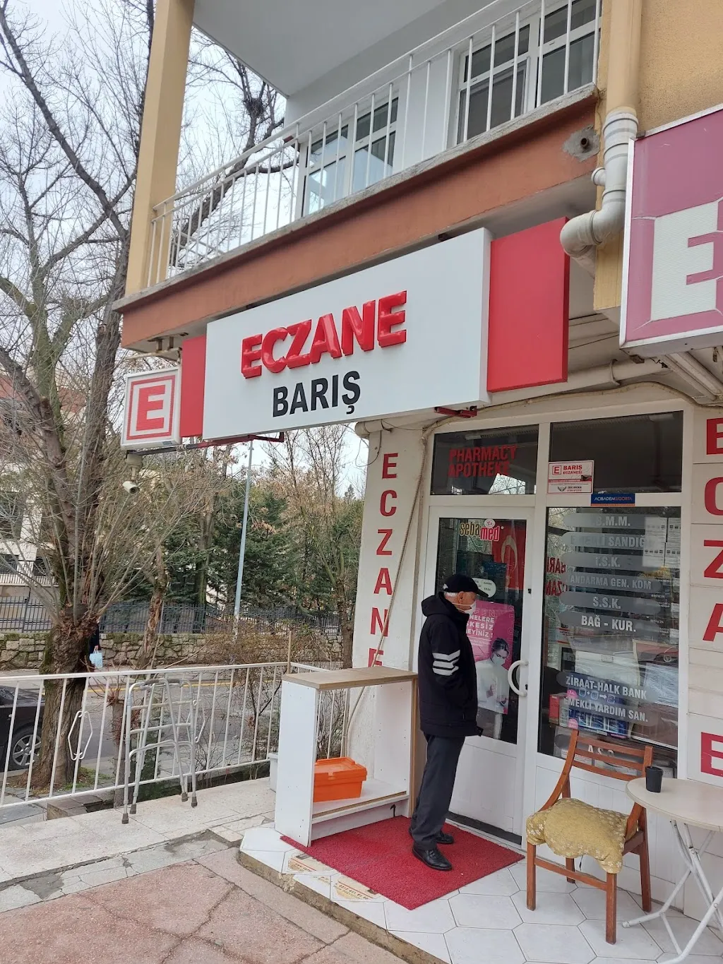 Barış Eczanesi