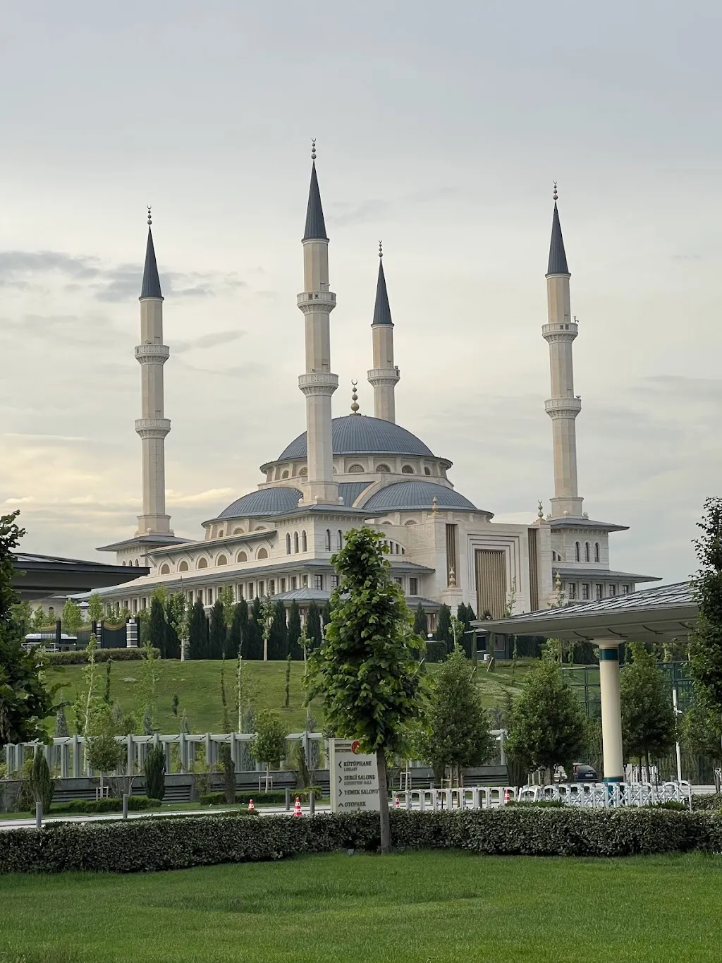 Beştepe Millet Camii