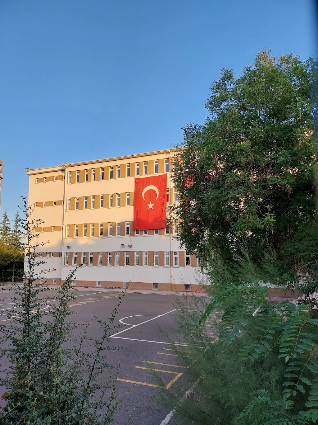 Betül Can Anadolu Lisesi