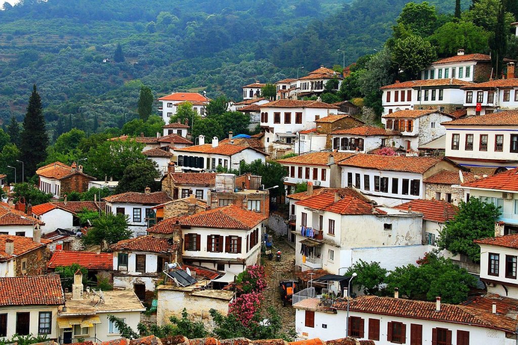 İzmir’e Yakın Gezi Rotaları