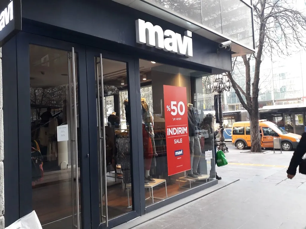 Mavi – Atatürk Bulvarı