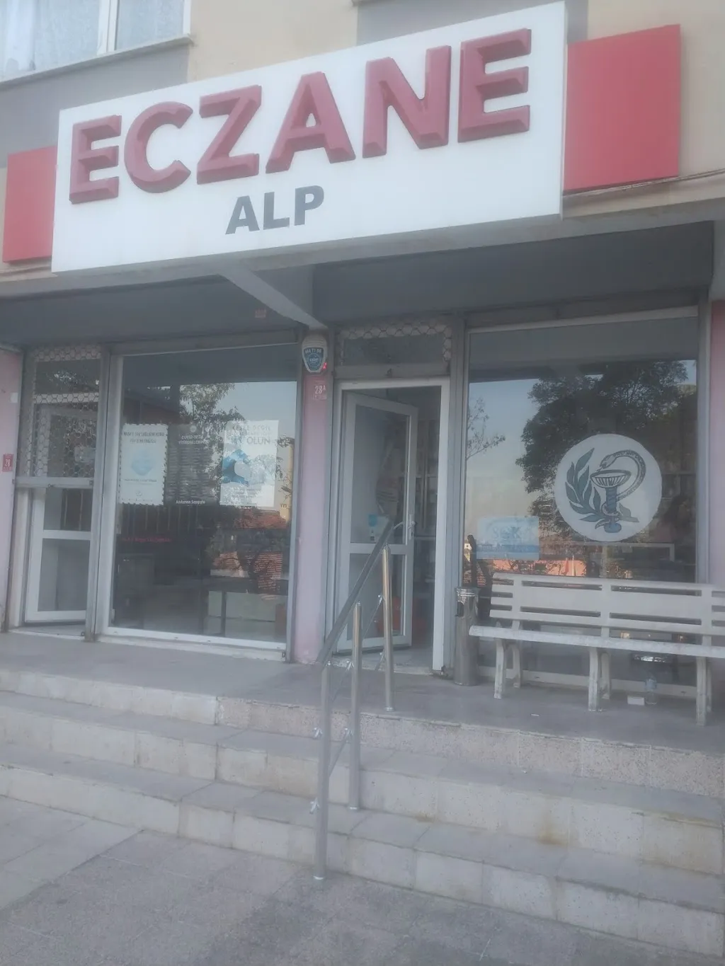 Alp Eczanesi