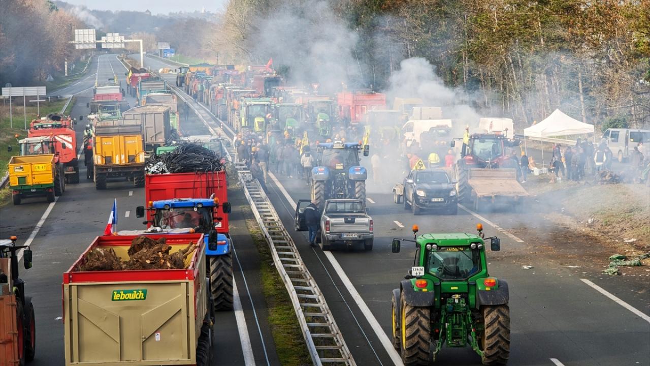 Avrupa Parlamentosu Çiftçilere “Kulak Verdi”: Zayıflatılmış Yeşil Kurallar Onaylandı