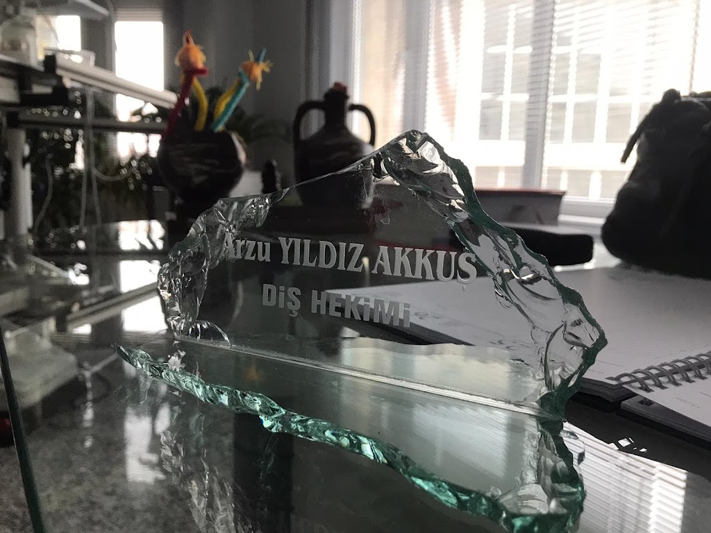 Diş Hekimi Arzu Yıldız Akkuş