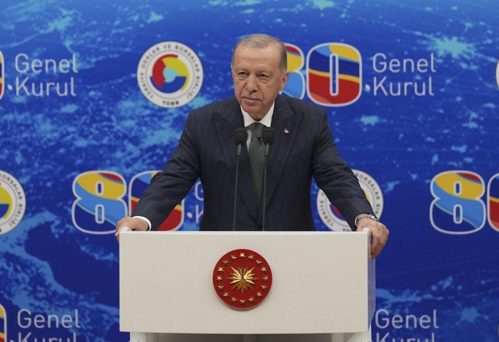 Hisarcıklıoğlu: Bu tekerleği bu tümsekte bırakmayacağız