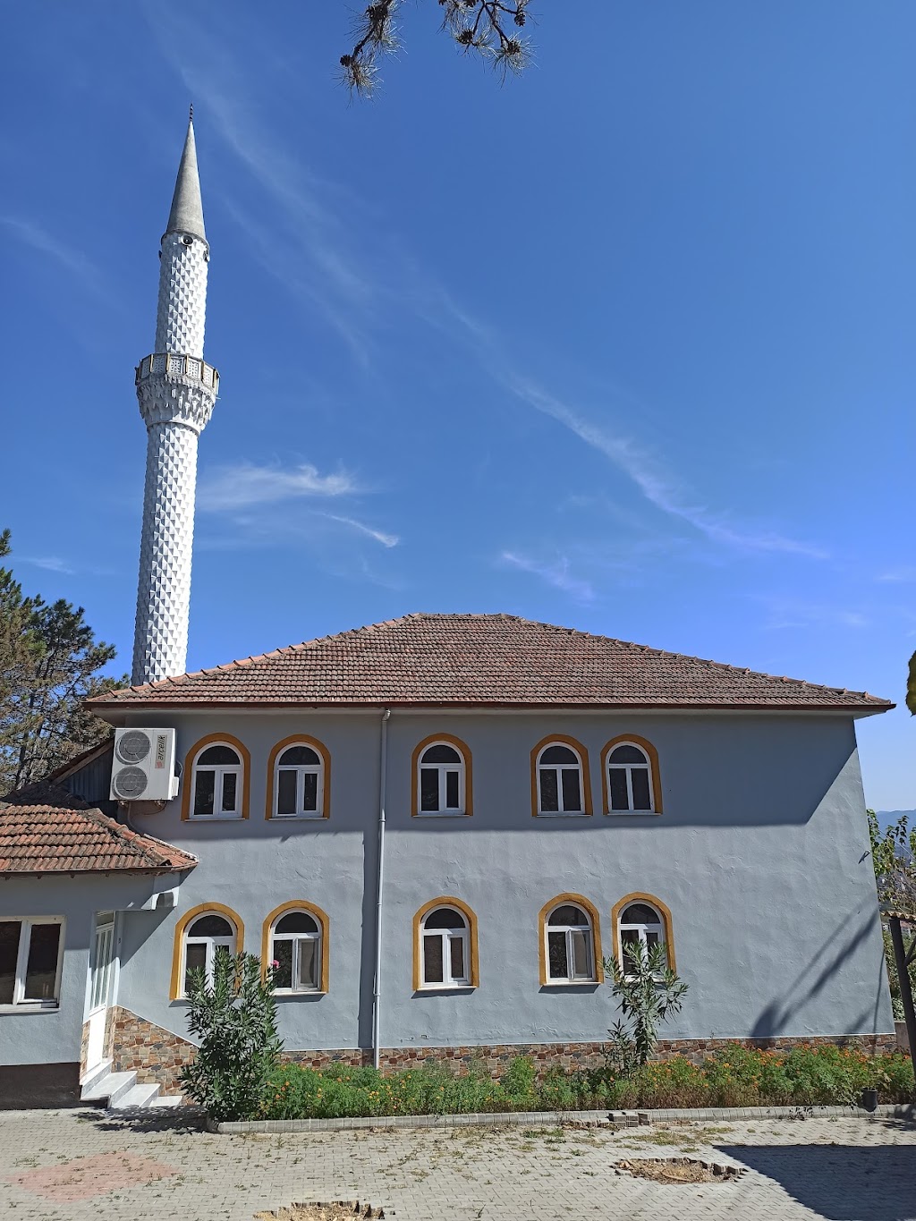 Kanlı Türbe Cami