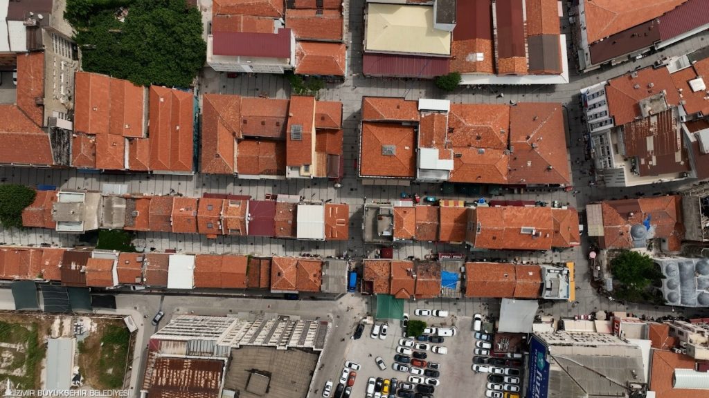 Kemeraltı’nı yenileme çalışması tüm hızıyla devam ediyor