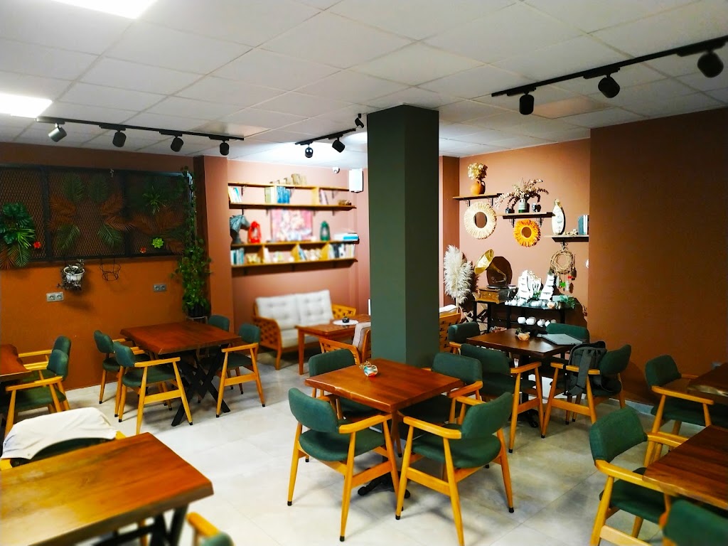 Sarmaşık Kafe