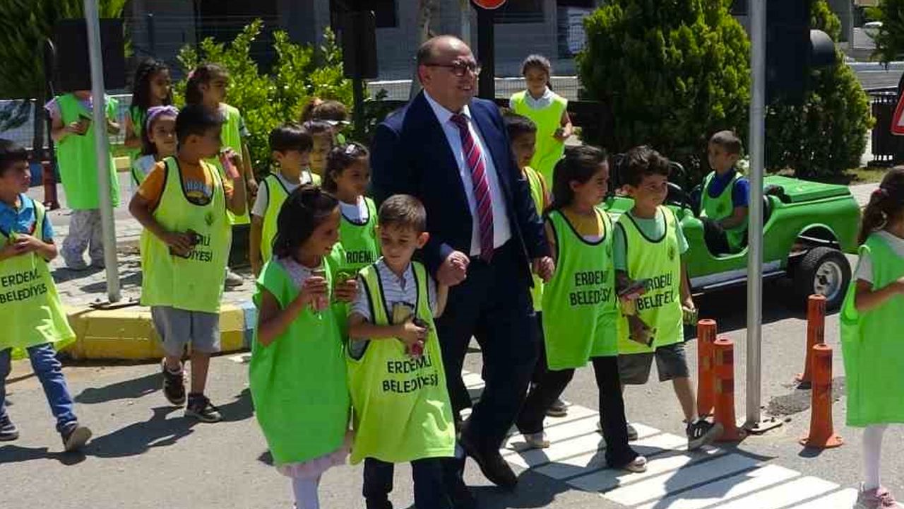 10 bin çocuğa trafik eğitimi