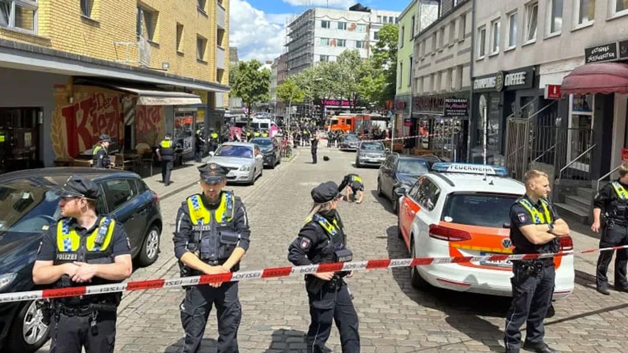 Avrupa Şampiyonası'nda balta ve molotof kokteyli taşıyan şahıs vuruldu