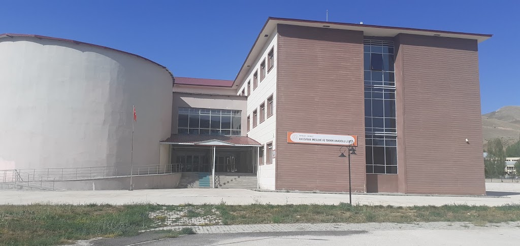 BAYBURT MERKEZ AHİ EVRAN MESLEKİ VE TEKNİK ANADOLU LİSESİ