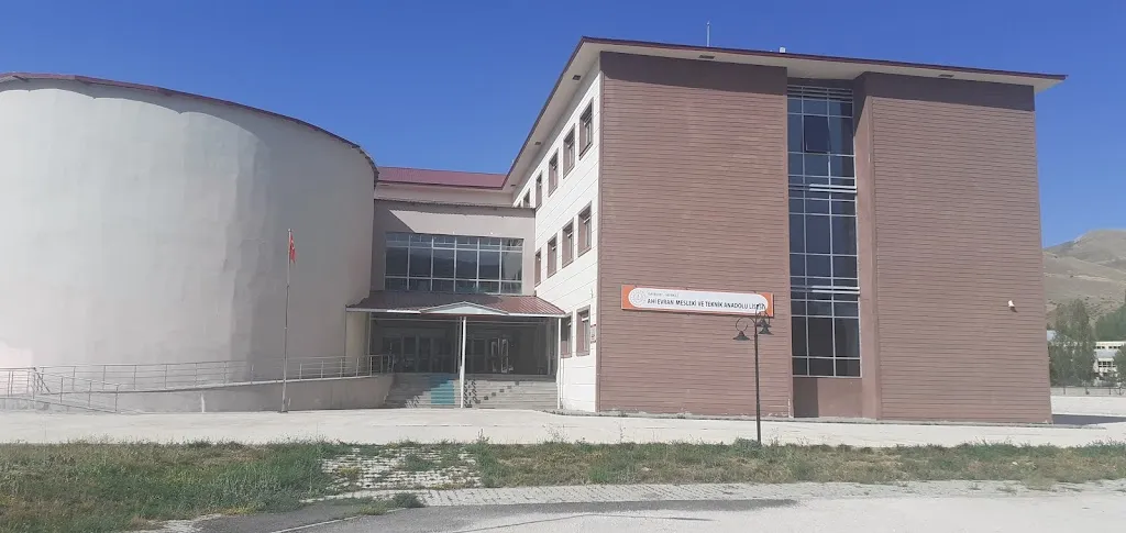 BAYBURT MERKEZ AHİ EVRAN MESLEKİ VE TEKNİK ANADOLU LİSESİ