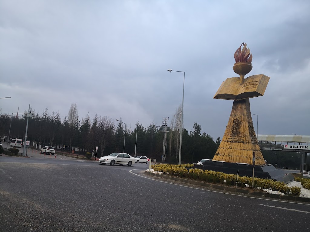 Bilecik Şeyh Edebali Üniversitesi İlim Heykeli