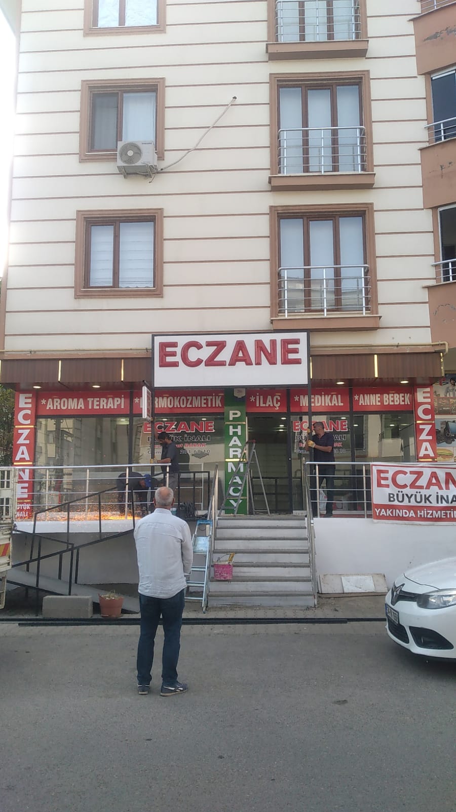 Büyük inalı eczanesi