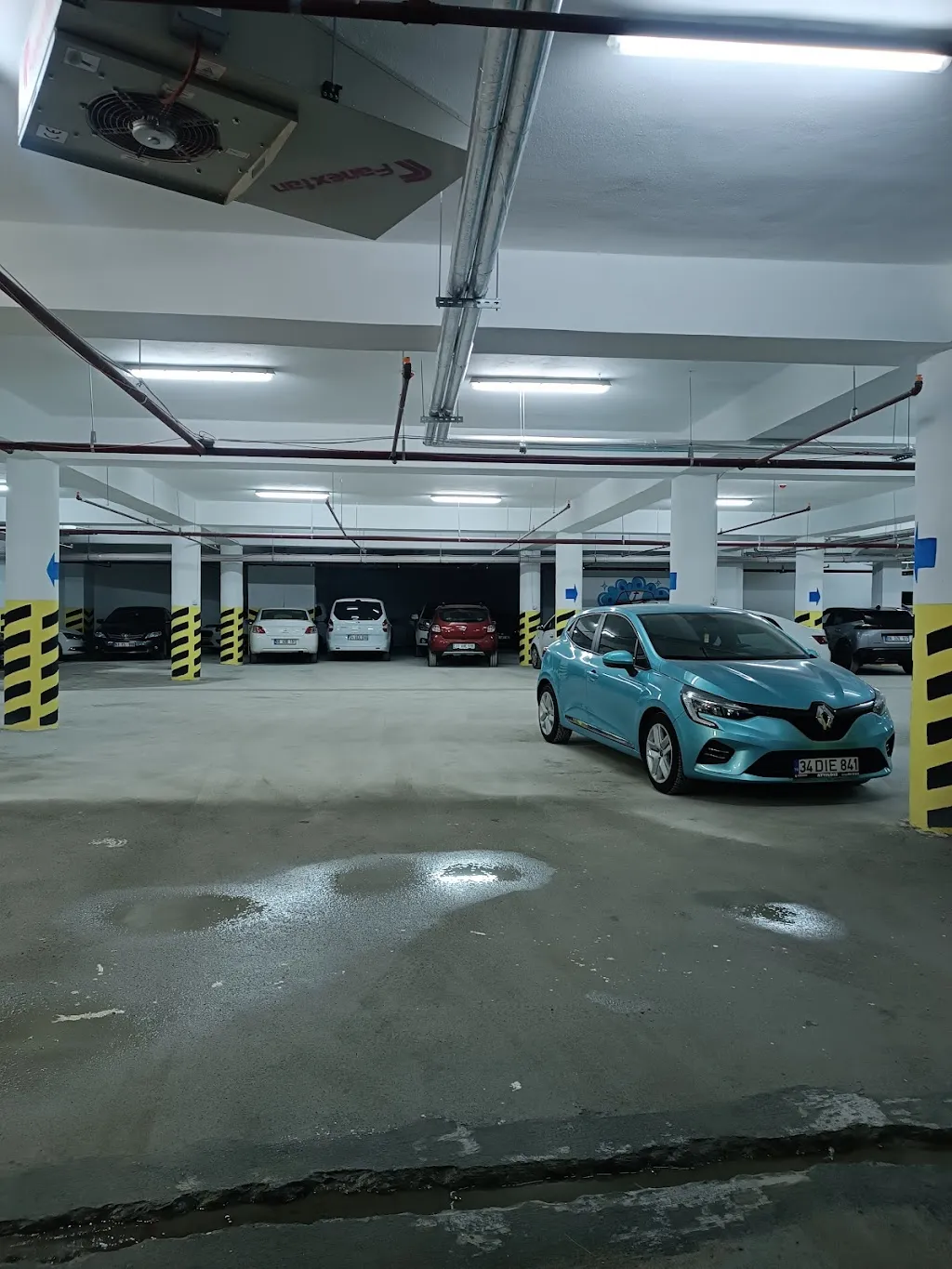 Çarşı kapalı otopark & oto yıkama