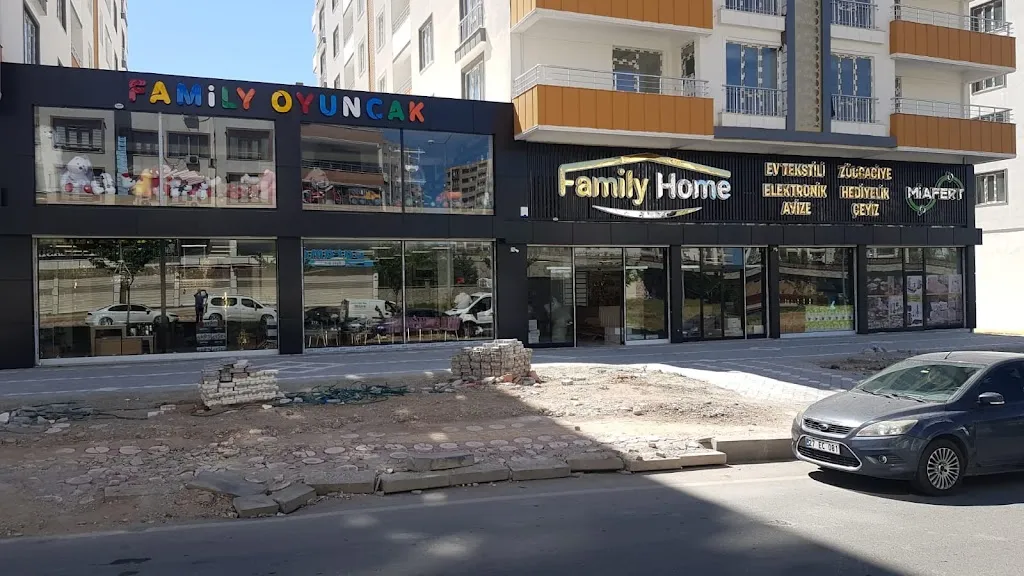 FAMİLY HOME