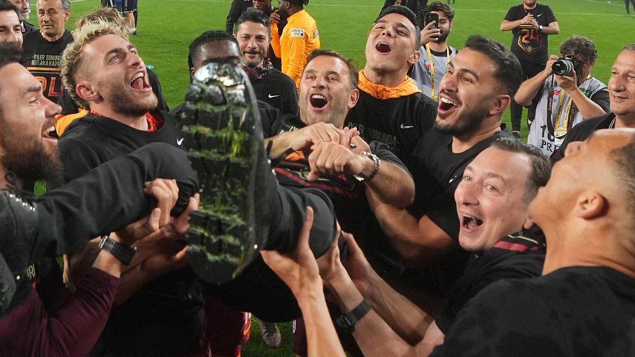 Galatasaray Okan Buruk'u duyurdu