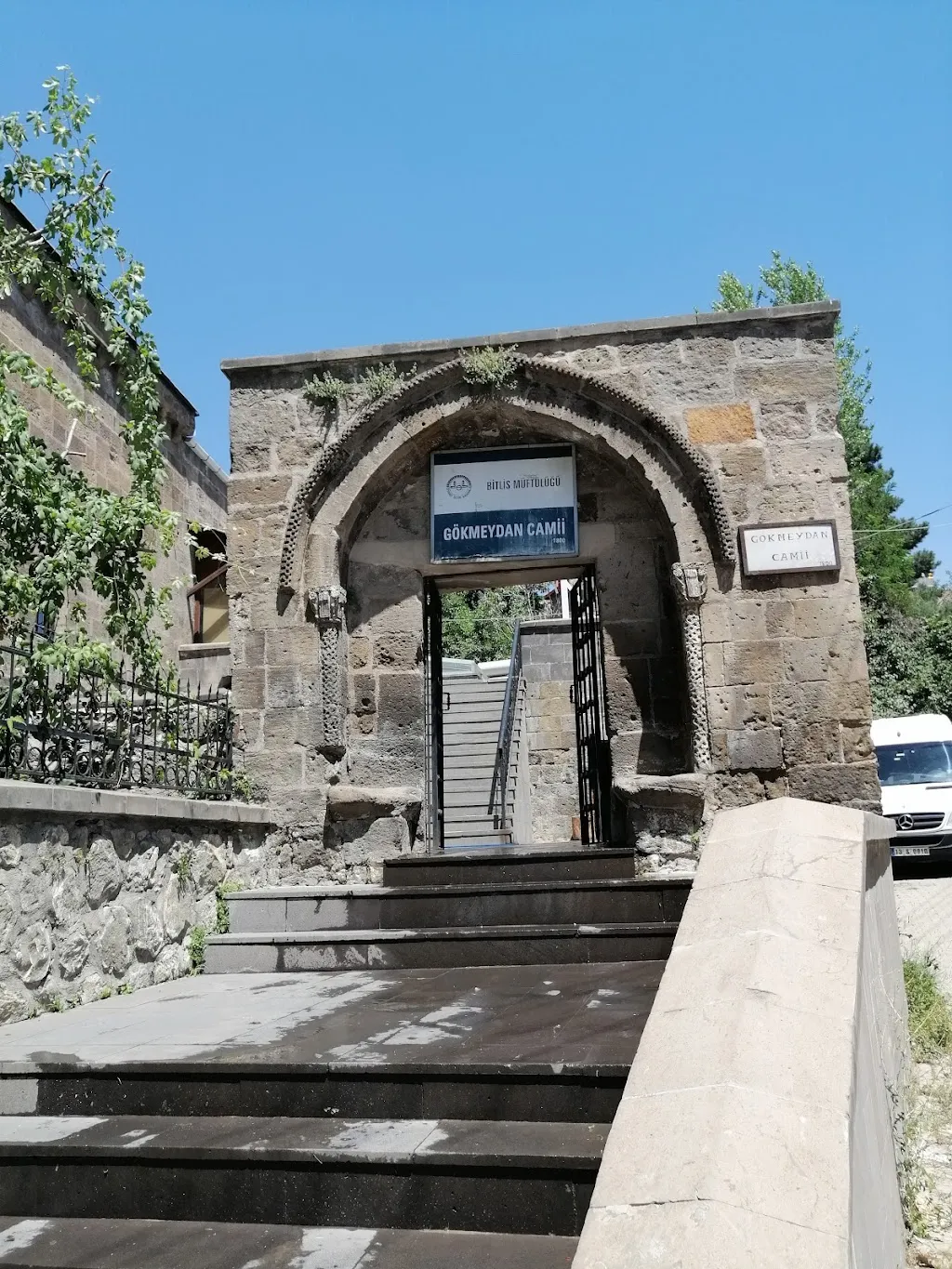 Gökmeydan Camii