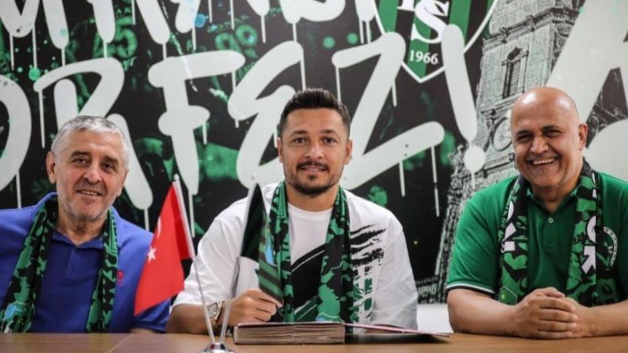 Kocaelispor, Ahmet Oğuz'u transfer etti