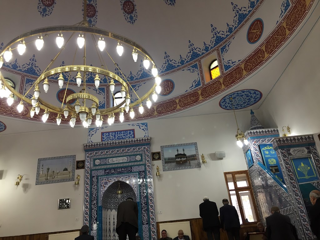 Kurubulak Cami