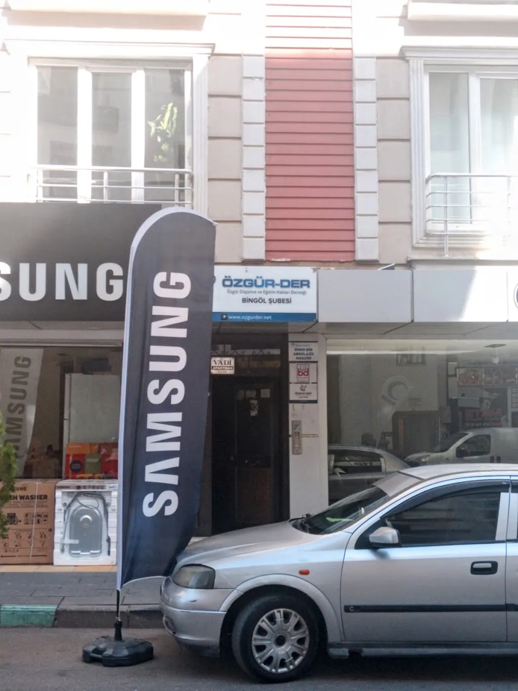 SAMSUNG