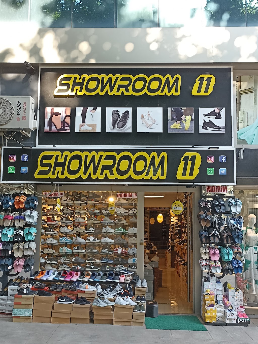 SHOWROOM 11