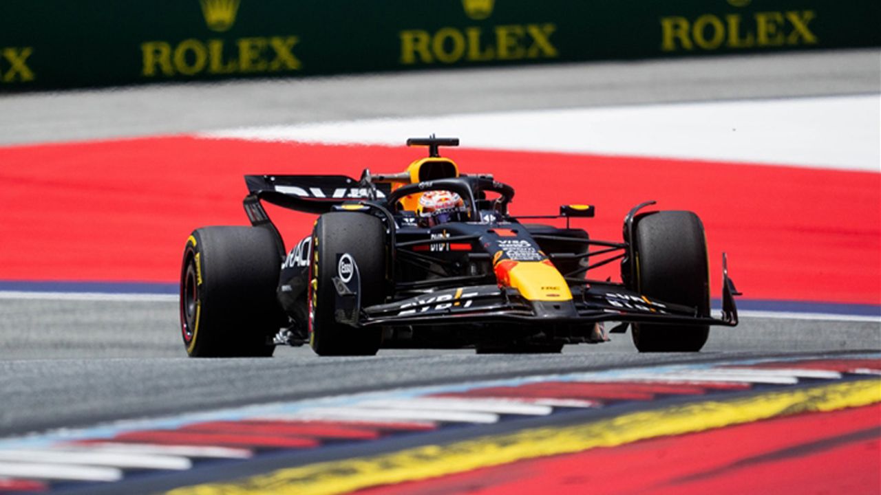 Sprint yarışında Verstappen ilk sırada yer aldı