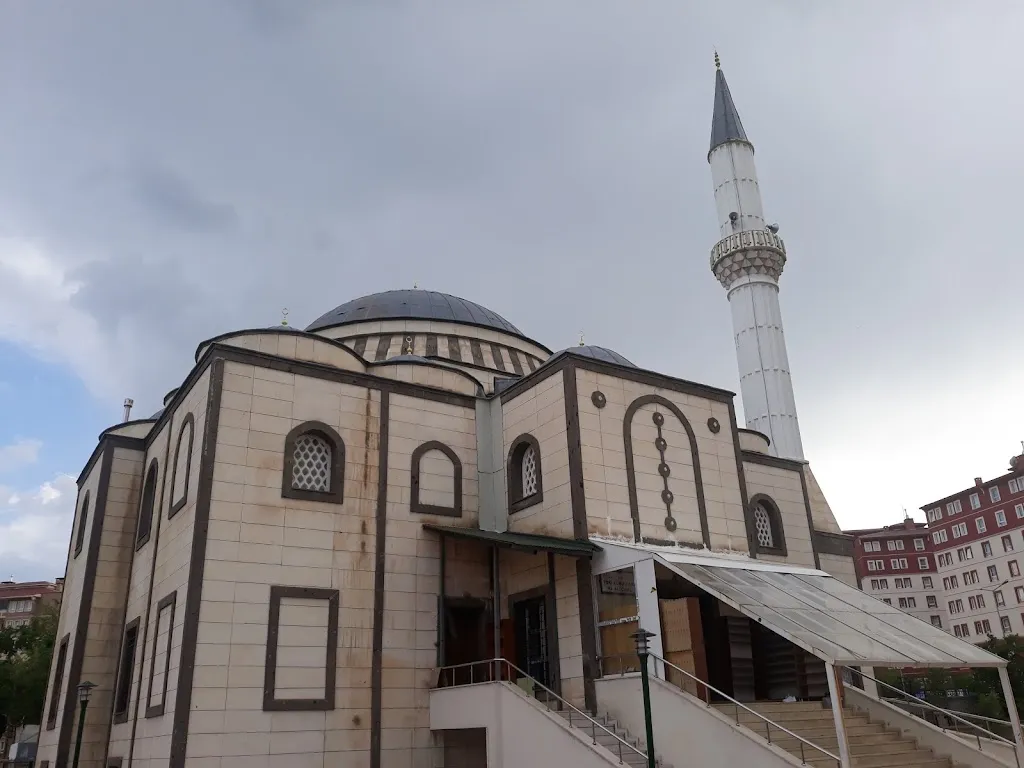 Toki konutları Hz. Ali Camii