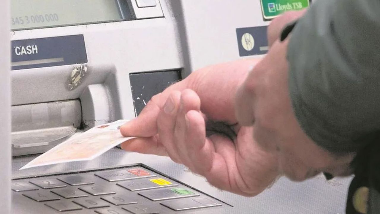 Uyuşturucu parasını ATM'lerle aktarıyorlar!